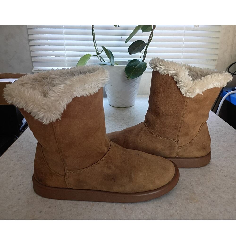 Roebuck & Co Fiona Faux Suede Boots Womens 7 Chestnut Fur Collar Pull On